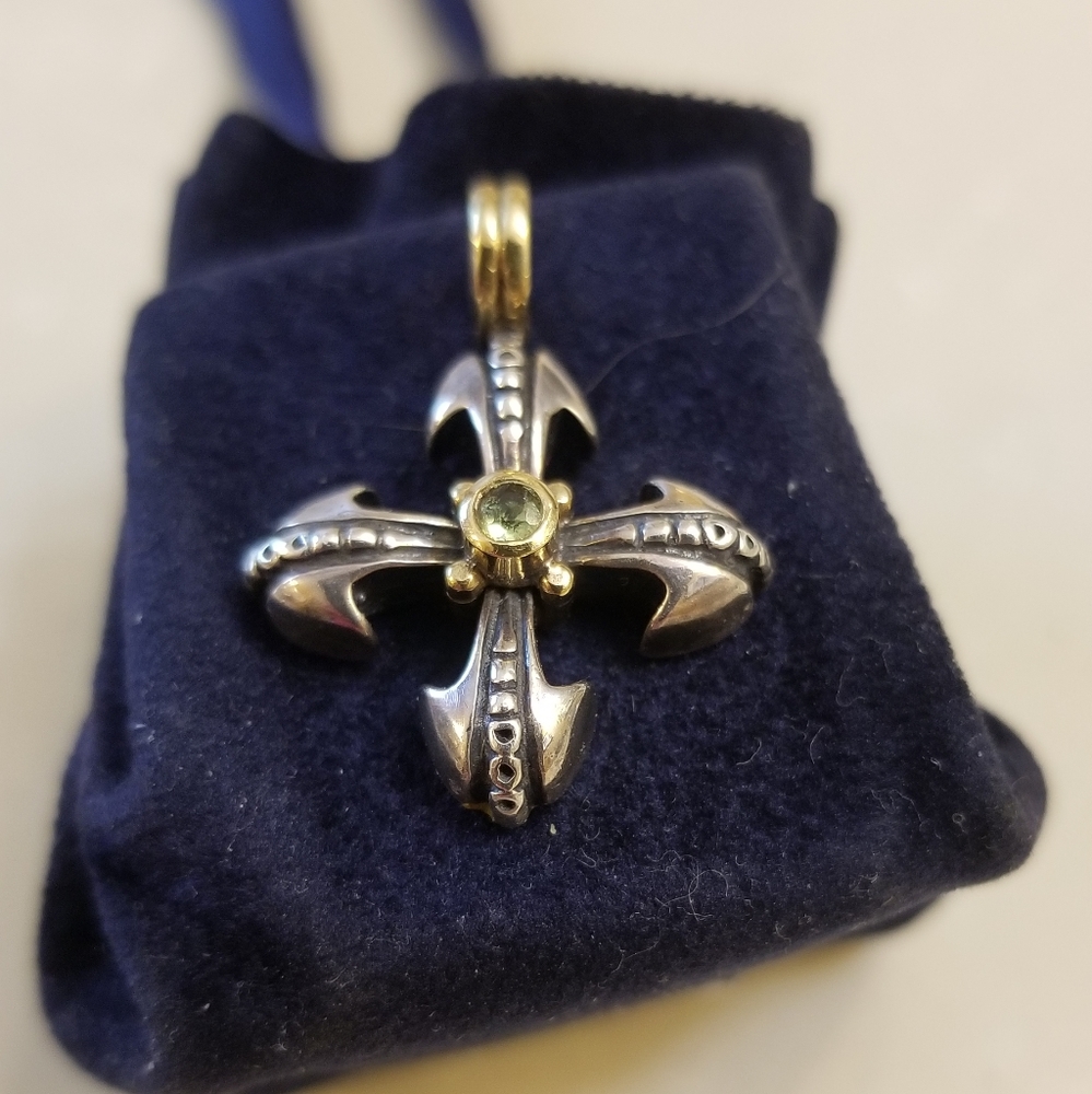 Konstantino cross pendant